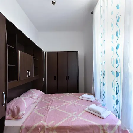 Apartment Stoja 2350 Pula