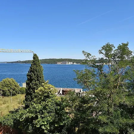 Stoja 2350 Apartment Pula
